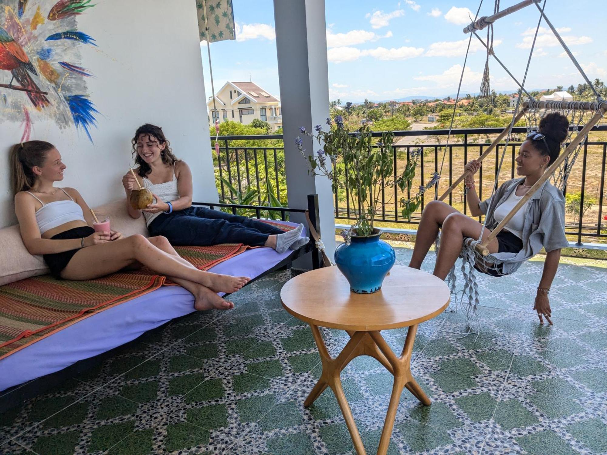 Nalani Homestay & Hostel ホイアン エクステリア 写真